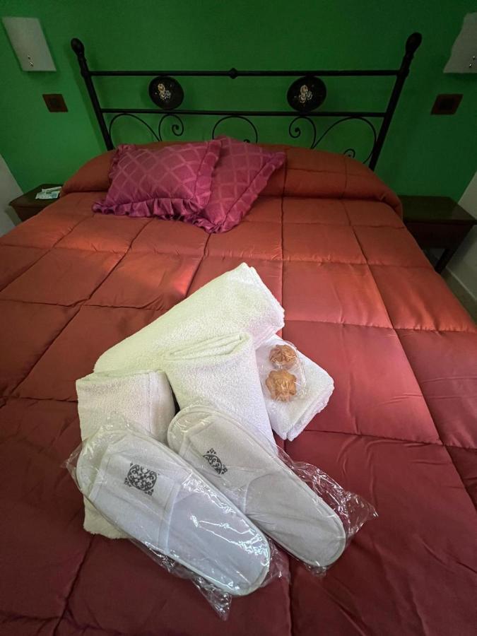 Carlo V - Holiday Rooms Порто Емпедокле Екстериор снимка